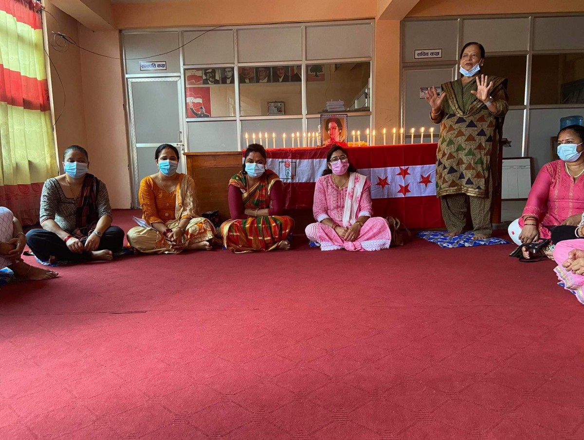 mahila.jpg